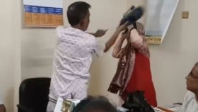 বিএনপি নেতার হাতে জুতাপেটার শিকার সেই নারী শিক্ষককে বরখাস্ত