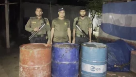 ধামরাইয়ে অবৈধভাবে মজুত করা ৬০০ লিটার ডিজেল জব্দ