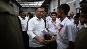 সংসদে নিজ কলেজের শিক্ষার্থীদের সঙ্গে প্রধানমন্ত্রীর শুভেচ্ছা বিনিময়