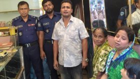 স্বর্ণের দোকানে ডাকাতি, বাধা দেওয়ায় নৈশপ্রহরীকে তুলে নিয়ে হত্যা