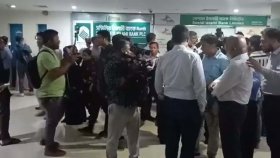 চট্টগ্রামে একীভূত ৫ ব্যাংকের শাখায় তালা দিয়েছেন আমানতকারীরা