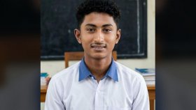 বিদ্যুতের তারে জড়িয়ে ছেলের মৃত্যু, বাঁচাতে গিয়ে হাসপাতালে মা