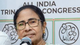 মমতার পদত্যাগ না করা নিয়ে সংবিধান বিশেষজ্ঞরা যা বললেন