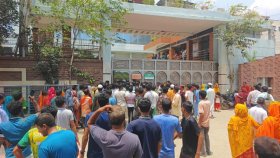 যেখানে কাজ করেন সেই কারখানায় মিললো কর্মকর্তার ঝুলন্ত লাশ