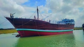 ওমান উপকূলে হামলায় ডুবলো ভারতীয় জাহাজ
