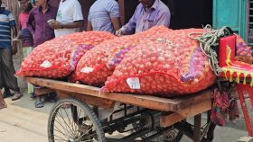 ৪২ কেজিতে মণ, আরও ১০ টাকা খাজনা, কৃষকের লোকসান কেউ দেখে না