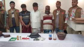 কোরবানির পশুর হাটে করে লুট, থাকে আবাসিক হোটেলে