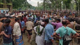 ছেলের নামে ইজারা নেওয়া হাটে অতিরিক্ত হাসিল নিচ্ছেন বিএনপি নেতা