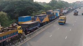 মুন্সীগঞ্জে ঢাকা-চট্টগ্রাম মহাসড়কে দীর্ঘ যানজট, ভোগান্তি