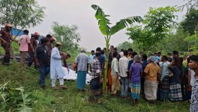 ট্রাকে করে ঈদযাত্রা, উল্টে ১৫ জন নিহত
