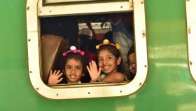 এ যেন এক অন্যরকম উৎসবমুখর ব্যস্ততা