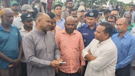 অতিরিক্ত ভাড়া আদায়, যাত্রী সেজে হাতেনাতে ধরলেন প্রতিমন্ত্রী
