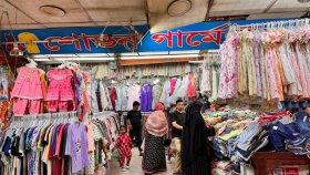 ছুটির প্রথম দিনেই ফাঁকা রাজধানীর শপিংমলগুলো