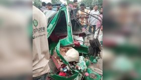 সিরাজগঞ্জে বাস-অটোরিকশা সংঘর্ষে নিহত ৩ 