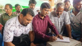 ৫০০ টাকার হাসিল নিচ্ছে ১০০০, লিখছে না রশিদেও