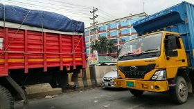 দীর্ঘ সময়ে চন্দ্রা পার হওয়ার পর রাস্তায় দাঁড়িয়ে শত শত গাড়ি