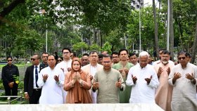 বিডিআর বিদ্রোহে নিহত সেনা কর্মকর্তাদের কবর জিয়ারত করলেন প্রধানমন্ত্রী