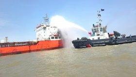 চট্টগ্রাম বন্দরে তেলবাহী ট্যাংকারে লাগা আগুন নিয়ন্ত্রণে