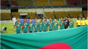 ‘জার্মানিতে মা-স্ত্রীর কথা অনেক মনে পড়ছে’