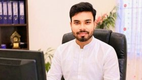 ছাত্রী ও শিক্ষিকাদের উত্ত্যক্ত করায় এনসিপি নেতাকে জুতাপেটা!