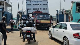 দৌলত‌দিয়া-পাটুরিয়া নৌপথে ২৪ ঘণ্টায় ৪৩০১ যানবাহন পারাপার