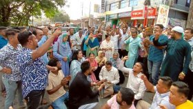 দীপেন দেওয়ানের পদত্যাগপত্র প্রত্যাহারের দাবিতে রাঙামাটিতে বিক্ষোভ