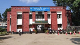 থানার ভেতরে স্বেচ্ছাসেবক দল নেতাকে পিটিয়ে আহত, ৩ পুলিশ প্রত্যাহার