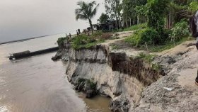 যমুনায় পানি বাড়তেই চরাঞ্চলে ভাঙন শুরু