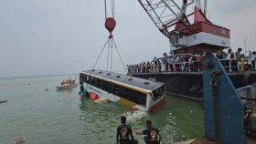 প্রাণ বাঁচানো গেলেও দুর্ঘটনা ঠেকানোর উপায় কী