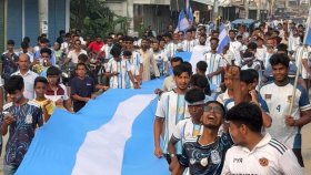 বিশ্বকাপ উপলক্ষে হিলিতে আর্জেন্টিনা সমর্থকদের আনন্দ র‍্যালি
