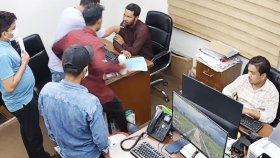 মোহাম্মদপুরে ইন্টারনেট অফিসে হামলা-লুটপাট 