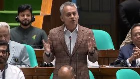 সিঙ্গাপুর-কলম্বোর দক্ষতায় পরিচালিত হবে চট্টগ্রাম বন্দর, সংসদে নৌপরিবহনমন্ত্রী 