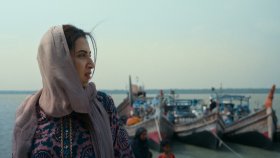 হন্যে হয়ে কাকে খুঁজছেন মিম?