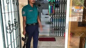 খুলনায় ফজরের নামাজের সময় অস্ত্র নিয়ে মসজিদে ঢুকে মুসল্লিদের গুলি