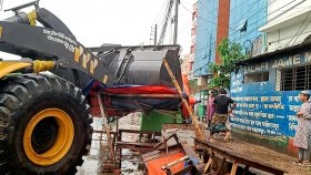 যাত্রাবাড়ীতে অবৈধ দখল উচ্ছেদে ডিএসসিসির ভ্রাম্যমাণ আদালত