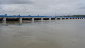 হঠাৎ বেড়ে গেলো তিস্তার পানি, ঘরবন্দি শত শত পরিবার