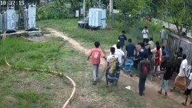 আর্জেন্টিনার খেলা চলাকালীন বিদ্যুৎ চলে যাওয়ায় কর্মীকে তুলে নিয়ে পিটুনি