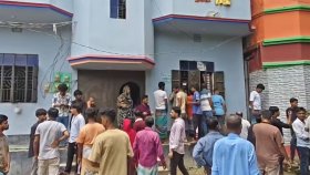 বিদ্যুৎস্পৃষ্টে বাবা, ঘাতকের হাতে মা ও তিন মেয়ের মৃত্যুতে শেষ একটি পরিবার
