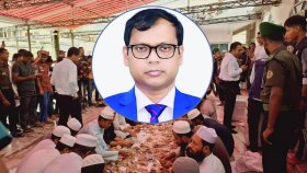 মাজারে ৫ লাখ টাকা দিয়ে আবার আলোচনায় বিদায়ী ডিসি সারওয়ার