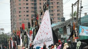 কারবালার স্মরণে শোকের তাজিয়া মিছিল