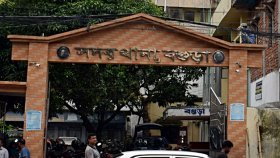 শিশুকে ধর্ষণচেষ্টার অভিযোগে বাড়ি ঘেরাও করে ইমামকে গণপিটুনি