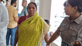 চেক ডিজঅনার মামলায় প্রক্সি: সেই মনোয়ারা রিমান্ডে