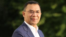 রাতে দেশে ফিরছেন প্রধানমন্ত্রী, বিমানবন্দরে অভ্যর্থনা জানাবেন মির্জা ফখরুল
