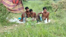 ১৩ দিন ধ‌রে শূন‌্যরেখায় মা‌টি‌তে শুয়ে আছে তারা, সীমান্তে কাঁদছে মানবতা
