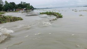 কুড়িগ্রামে বাড়িঘরে ঢুকছে পানি, বন্যা পরিস্থিতির অবনতি