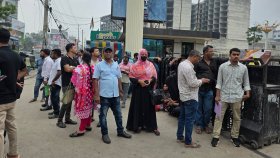 ভারতীয় ভিসা আবেদন জমার শুরুর দিনে দীর্ঘ লাইন