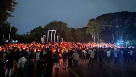শহীদ মিনারে ছাত্রদলের ‘আলোয় আলোয় স্মৃতি সমুজ্জ্বল’ কর্মসূচি