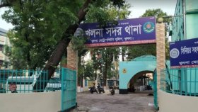 খুলনায় সড়কে স্কুলছাত্রীকে গুলি