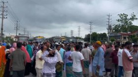 গ্যাসের দাবিতে ঢাকা-আরিচা মহাসড়ক অবরোধ
