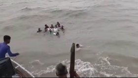 উত্তাল সাগরে ভেসে যাওয়া ১৬ জনকে জীবিত উদ্ধার, এখনও নিখোঁজ দুই
